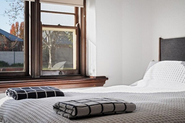 3 makuuhuonetta, silitysrauta/-lauta, Wi-Fi, vuodevaatteet