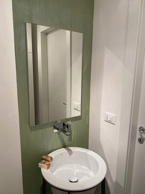 Hair dryer, bidet, towels, soap - 2 bedroom apartment in verona (Verona)