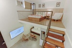 Family Loft | Desk, laptop workspace, free WiFi, bed sheets - Casa Charlie Hotel (Makati)