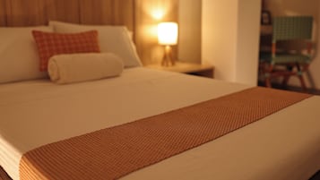 Deluxe Room | 1 bedroom, desk, laptop workspace, free WiFi