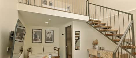 Loft familial | Bureau, espace de travail pour ordinateurs portables