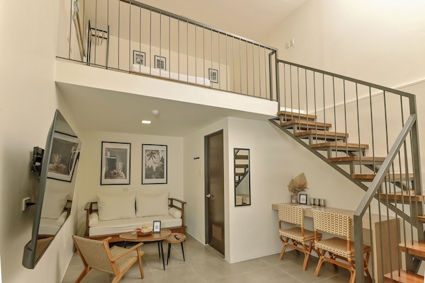 Desk, laptop workspace, free WiFi, bed sheets