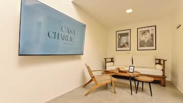 Family Loft | Living area | 43-inch LED TV with digital channels, Netflix, streaming services