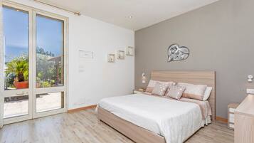 1 bedroom, iron/ironing board, bed sheets