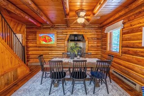Dining - Yaak Riverfront Cabin -
Hunting, Fishing & Family Get Away! (Troy)