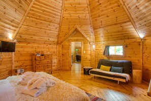 1 bedroom, bed sheets - Grand Kota with Private Nordic Bath – Cozy Cabin, Kota Grill (Saint-Cybranet)