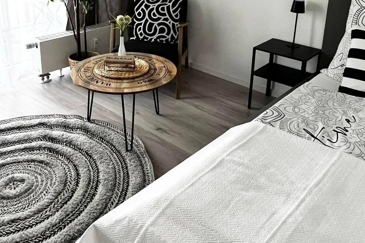 Monolocale comfort | Postazione laptop, tende oscuranti, ferro/asse da stiro, Wi-Fi gratuito