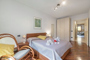 1 quarto, Wi-Fi de cortesia, roupa de cama
