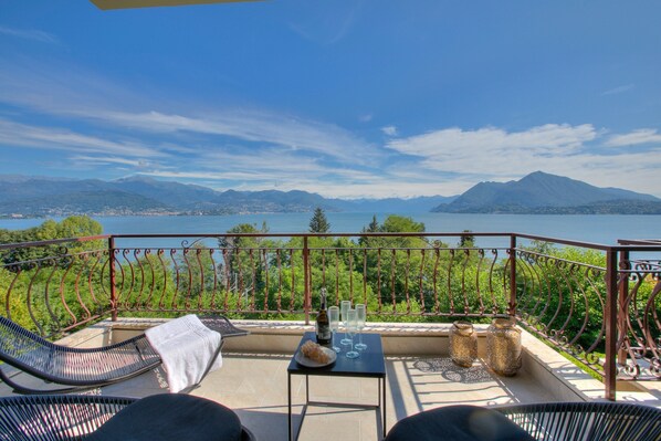 Honeymoon Apartment, 1 Bedroom, Mountainside (Mon Reve Lake View Pool, Stresa) | Lake view