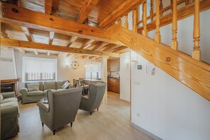 Televisión y chimenea 