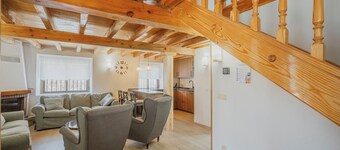 Vakantiehuis 'La Cabaña De Cascajares' met Bergzicht, Balkon en WiFi