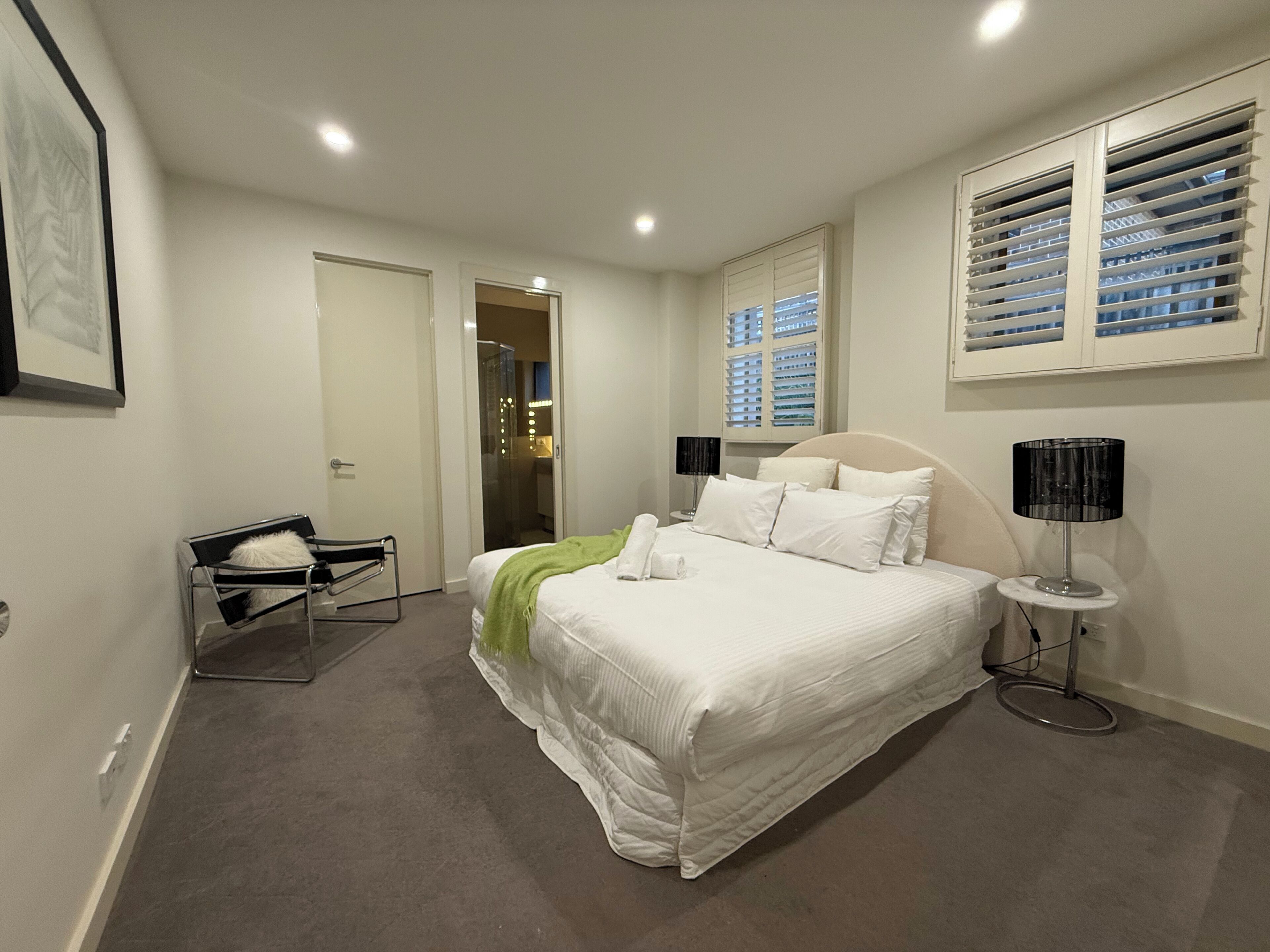 3 bedrooms, desk, iron/ironing board, travel cot