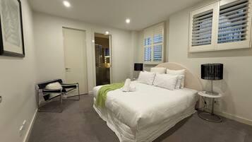 3 bedrooms, desk, iron/ironing board, travel cot