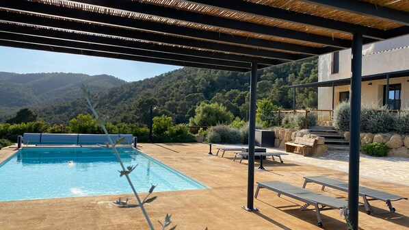 Pool - Villa 'Cal Noia 1 and 3' with Mountain Views, Wi-Fi and Air Conditioning (Castellvi de la Marca)