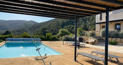 Villa 'Cal Noia 1 and 3' with Mountain Views, Wi-Fi and Air Conditioning