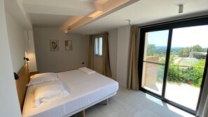 6 bedrooms, free WiFi, bed sheets