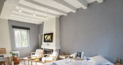 Spa suite, bohemian ambience & romantic experience