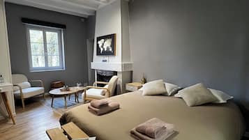 1 soveværelse, skrivebord, strygejern/strygebræt, weekendseng