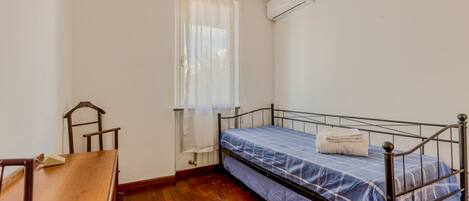 3 室のベッドルーム、アイロン / アイロン台