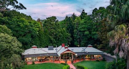 Evermoore Homestead - Stunning Views, Swimming Hole