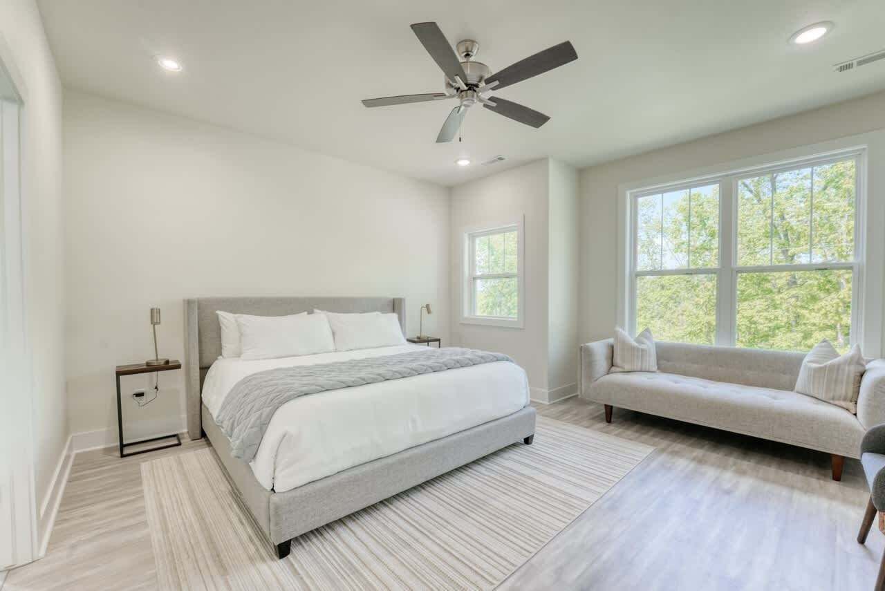 3 dormitorios, escritorio, tabla de planchar con plancha y wifi