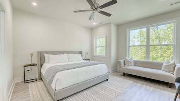 3 dormitorios, escritorio, tabla de planchar con plancha y wifi