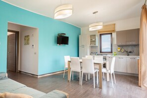 3 bedrooms, iron/ironing board, free WiFi, bed sheets - Apartment 'Luna Nuova' with Sea View, Wi-Fi and Air Conditioning (Tusa)