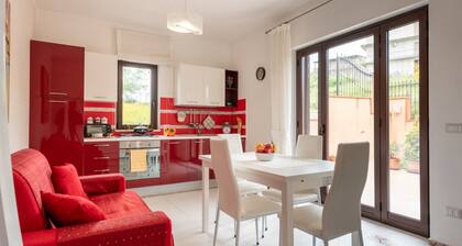 Appartement 'Luna Rossa' avec vue sur les montagnes, Wi-Fi et climatisation