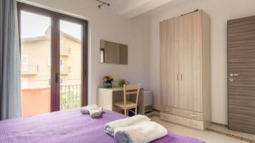 1 chambre, fer et planche Ă repasser, Wi-Fi gratuit, draps fournis