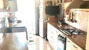 Frigorifero, pentole/stoviglie/utensili