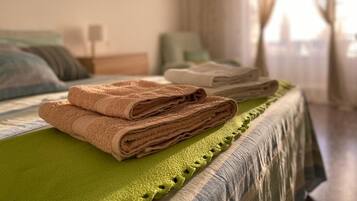 1 chambre, fer et planche Ă repasser, accĂšs Internet, draps fournis