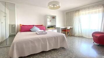 1 bedroom, iron/ironing board, internet, bed sheets