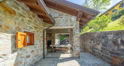 Holiday Home 'La Rosa Bianca' with Mountain View, Private Terrace and Wi-Fi