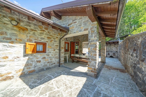 Holiday Home 'La Rosa Bianca' with Mountain View, Private Terrace and Wi-Fi