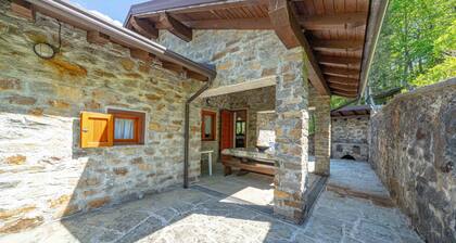 Holiday Home 'La Rosa Bianca' with Mountain View, Private Terrace and Wi-Fi