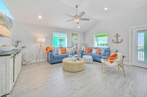 Smart TV, offices - Sleeps 21, 2 Homes | Private Pool, Patio Lounge w/ Fire Pit, Bar, TV, & Games (Port Aransas)