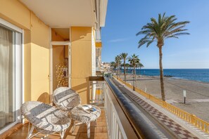 Property grounds - Apartment 'Primera Linea De Playa' with Sea View, Wi-Fi and Air Conditioning (Torrenueva)