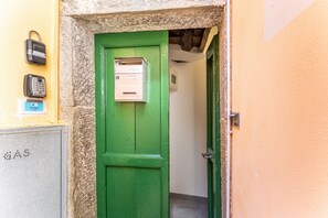 Interior - GuestHost - Altomare-Charming Flat in Cinque Terre (Riomaggiore)