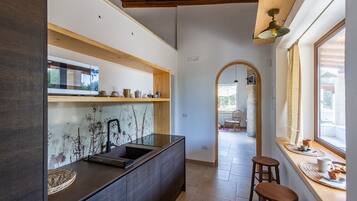 KĂŒhlschrank, Mikrowelle, Ofen, Herdplatte