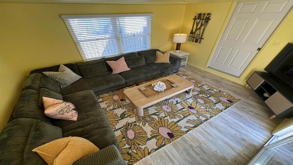 Smart TV, chimenea y tenis de mesa 