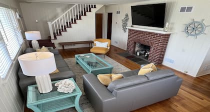 OCEAN BLOCK single family home. Close to the Beach!