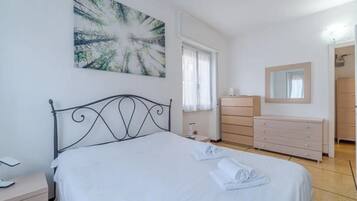1 Schlafzimmer, Bügeleisen/Bügelbrett, Bettwäsche