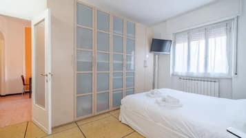 1 bedroom, iron/ironing board, bed sheets