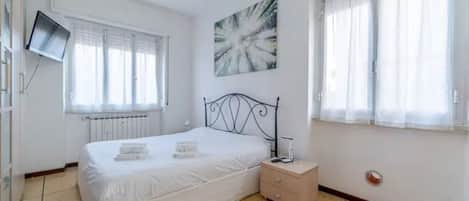 1 chambre, fer et planche Ă repasser, literie fournie