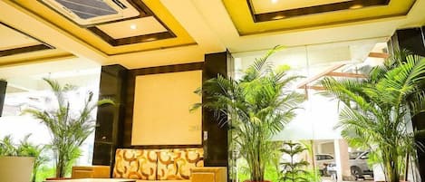 Quầy tiếp tân