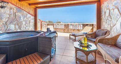 Chabela's Penthouse Apartment with Sea Views, Jacuzzi, and Air Conditioning