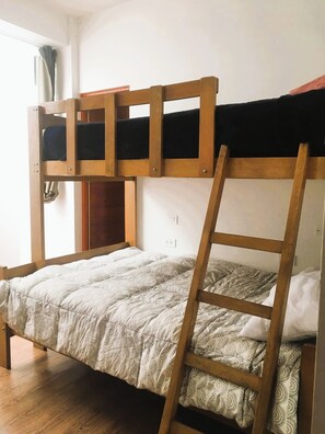 3 bedrooms, bed sheets