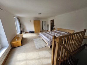 2 bedrooms, iron/ironing board, WiFi, bed sheets - 2 bedroom private vacation home in insming (Insming)