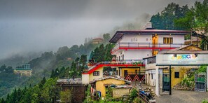 Front of property - goSTOPS Mussoorie Library Road (Mussoorie)