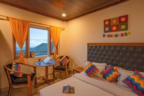 Deluxe Private Room with Balcony and Ensuite Bathroom | Free WiFi - goSTOPS Mussoorie Library Road (Mussoorie)